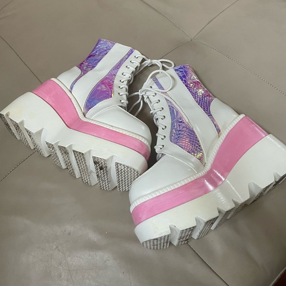 Cape Robbin Holographic Radio Chunky Pink White Ankle Platform Boots, Size 7M - Picture 5 of 5